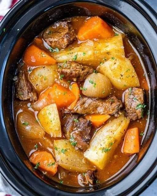 Easy Slow Cooker Beef Stew